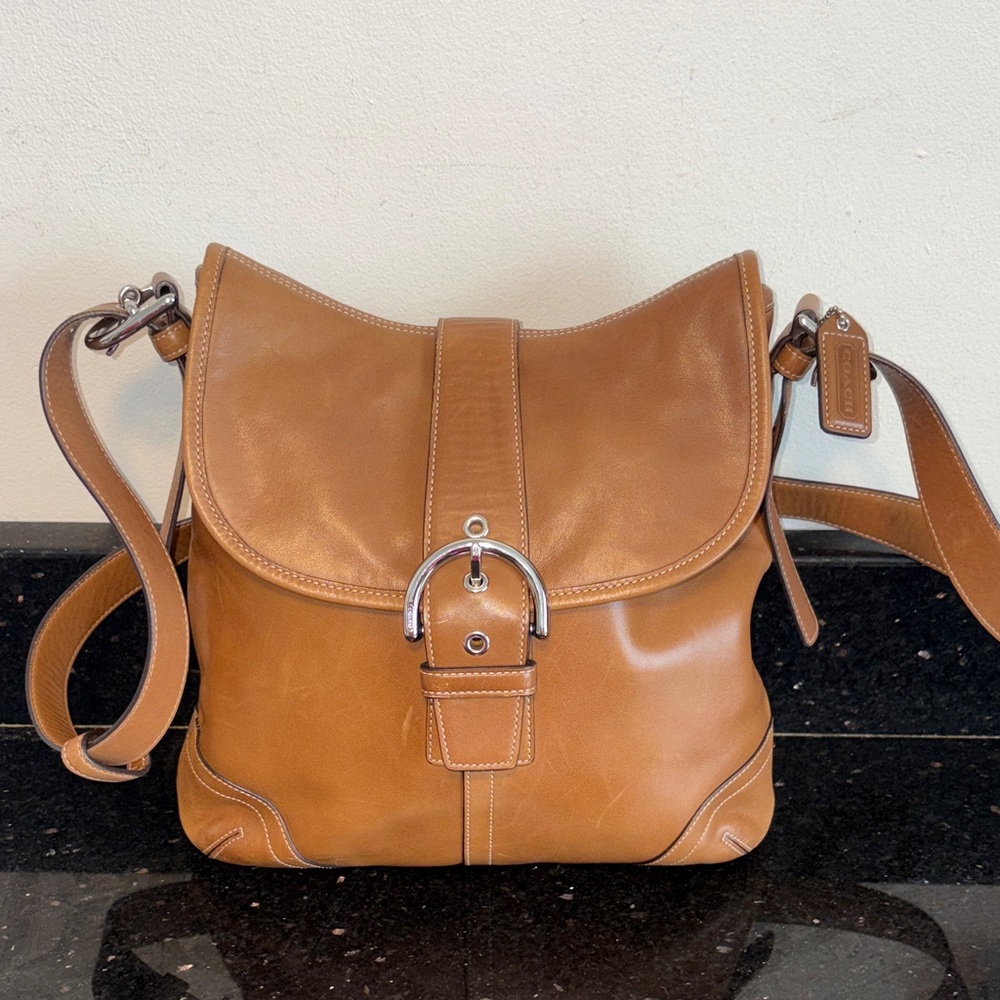 Coach Soho Vintage. Leather/Silver Buckle Crossbody Saddlebag. EUC - Picture 2 of 16